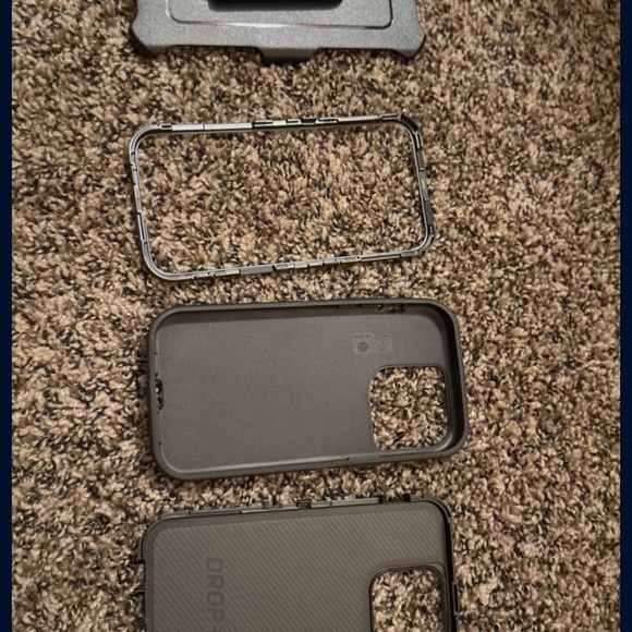 Otter box defender for iPhone 14 pro max - Picture 5 of 8